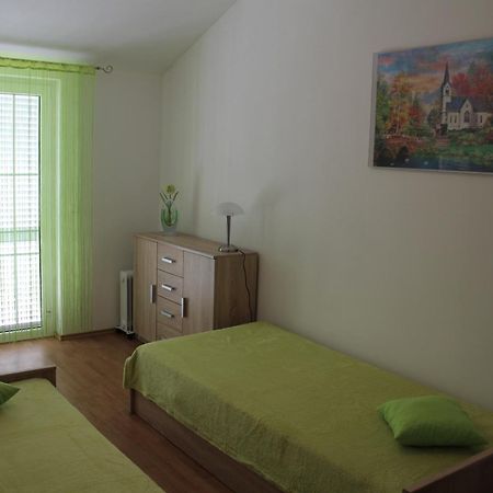 Apartment Mladen Биоград на Мору Екстериор снимка
