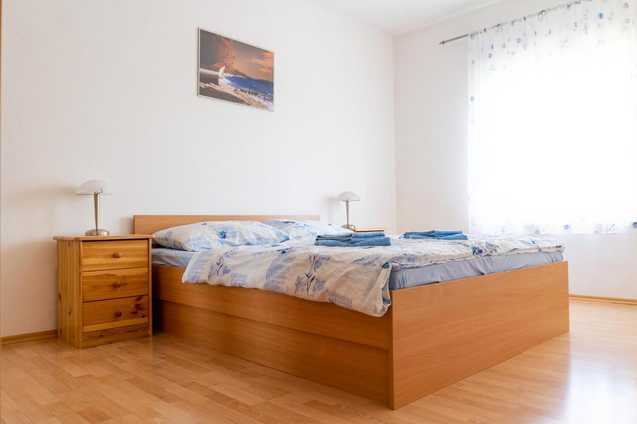 Apartment Mladen Биоград на Мору Екстериор снимка