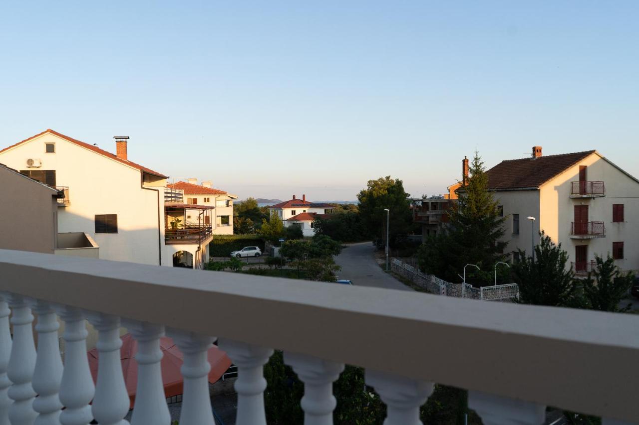 Apartment Mladen Биоград на Мору Екстериор снимка