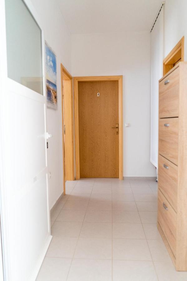Apartment Mladen Биоград на Мору Екстериор снимка