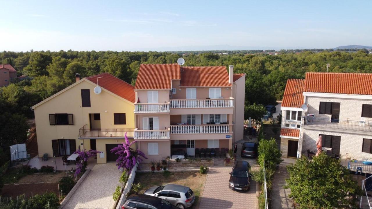 Apartment Mladen Биоград на Мору Екстериор снимка