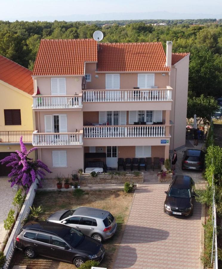 Apartment Mladen Биоград на Мору Екстериор снимка