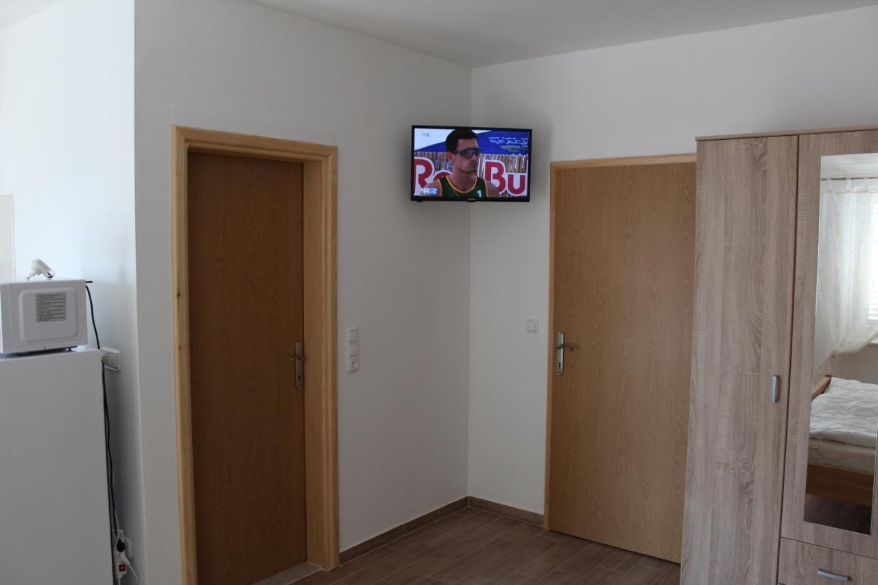Apartment Mladen Биоград на Мору Екстериор снимка