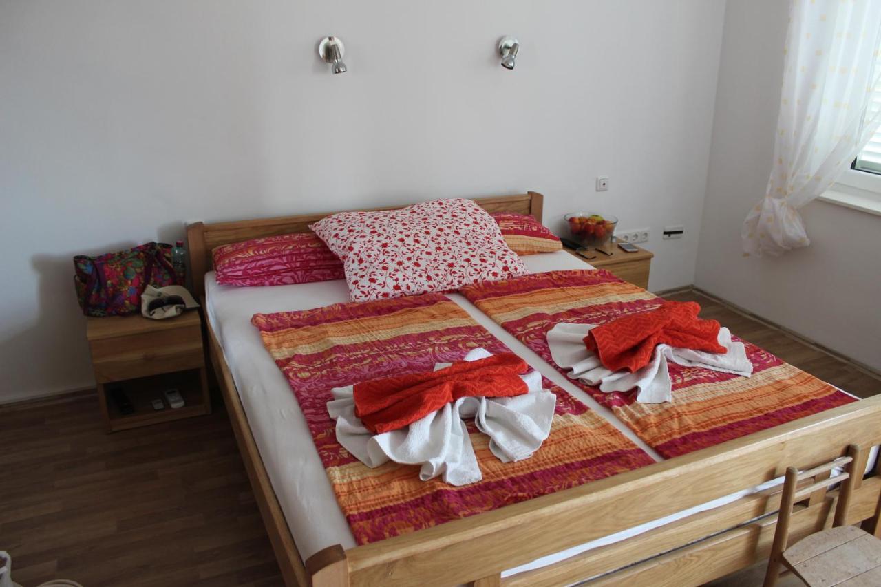 Apartment Mladen Биоград на Мору Екстериор снимка