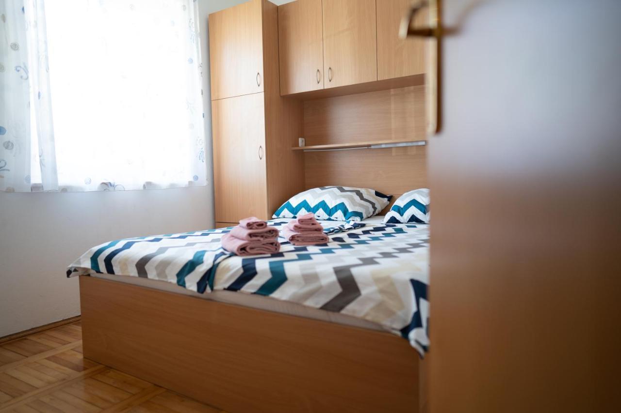 Apartment Mladen Биоград на Мору Екстериор снимка