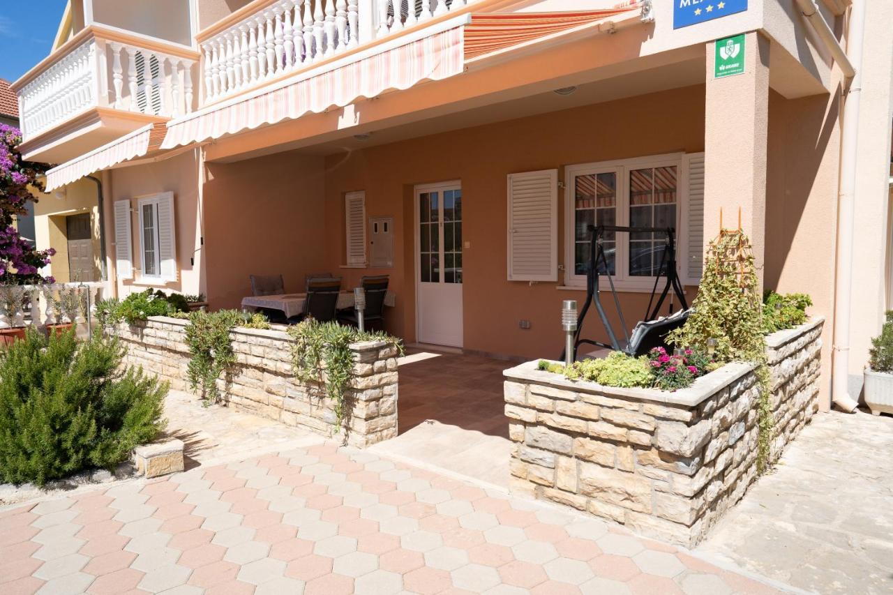 Apartment Mladen Биоград на Мору Екстериор снимка