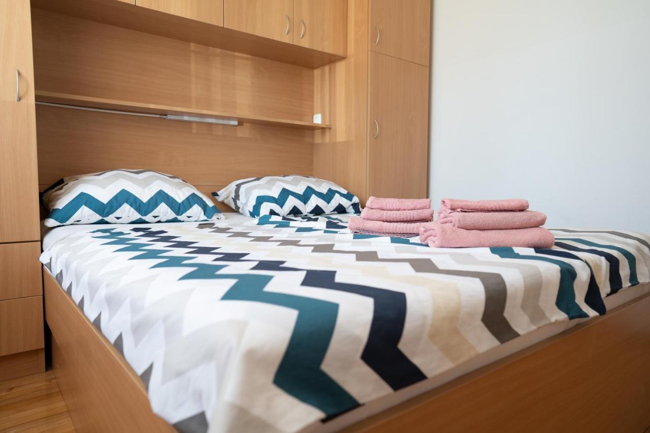 Apartment Mladen Биоград на Мору Екстериор снимка