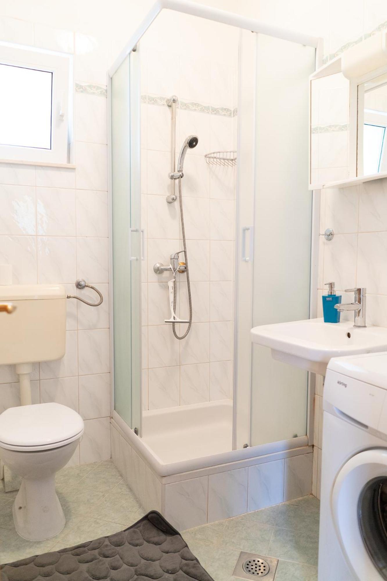 Apartment Mladen Биоград на Мору Екстериор снимка