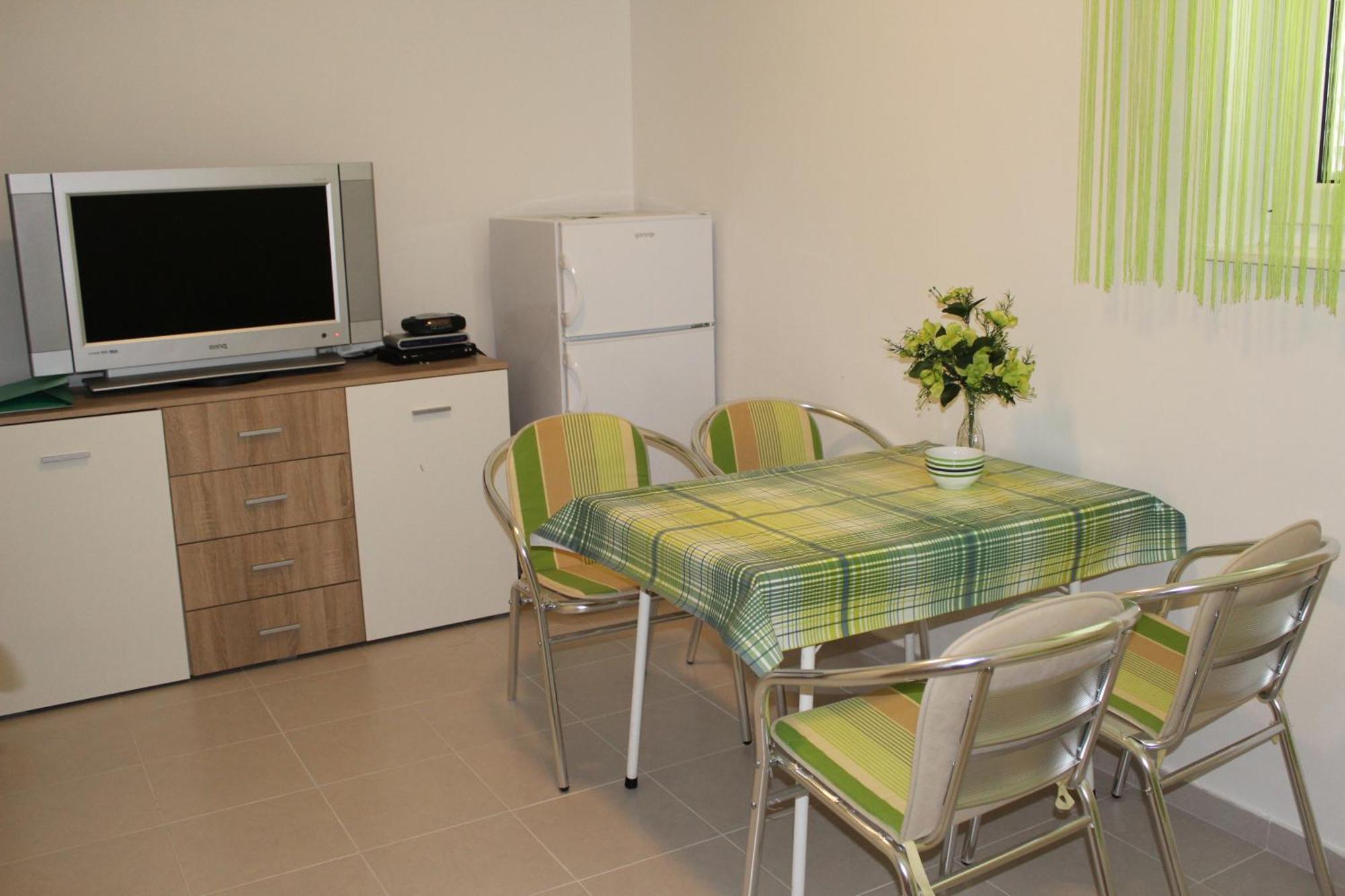 Apartment Mladen Биоград на Мору Екстериор снимка